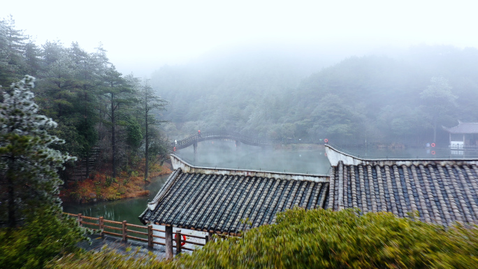 意境大气的九仙山山林雪霜4K航拍