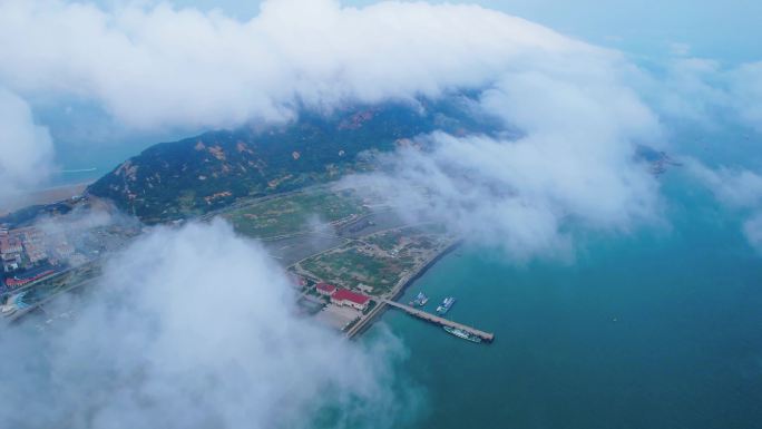 【3分钟】云雾下的海边港口