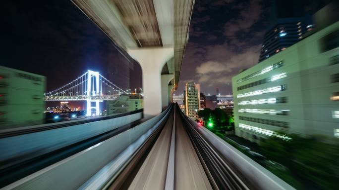 日本东京，隧道内的百合宫线日程表