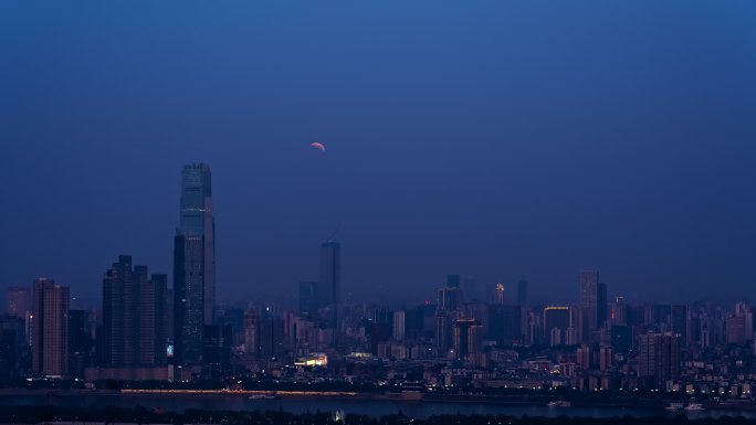 湖南长沙月全食红月亮月掩天王星血月延时