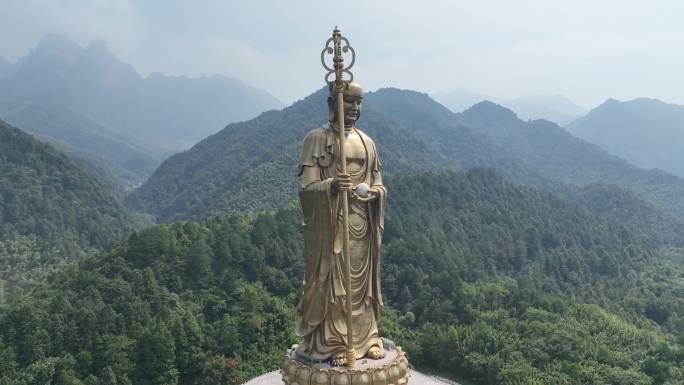 航拍九华山地藏菩萨像