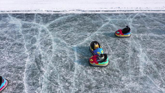 冰雪游乐场 游玩 冰车 冰上游玩 滑冰