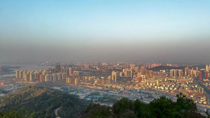 湖北武汉八分山俯瞰江夏城区风光