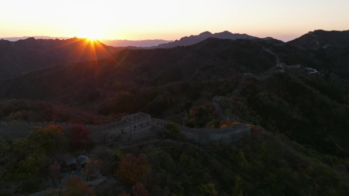 长城日出 秋色