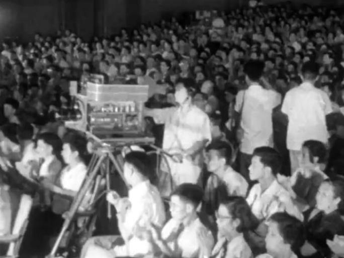 1964年 老挝爱国战线文工团在北京演出