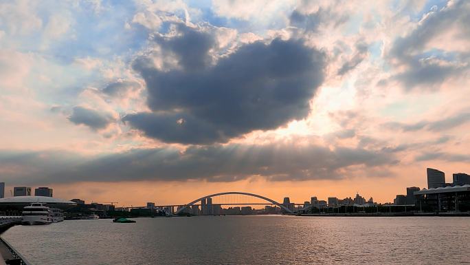 上海卢浦大桥的日落