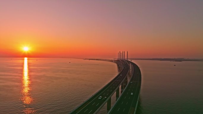 4K航拍青岛跨海大桥日落拍摄