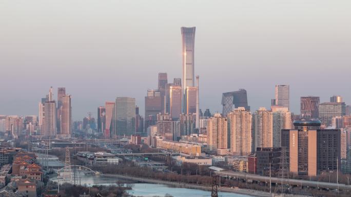 北京国贸中国尊日出时刻的金色时刻光影变幻