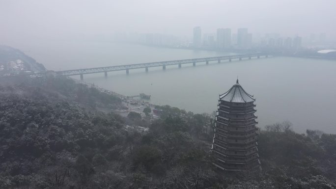 杭州六和塔雪景航拍