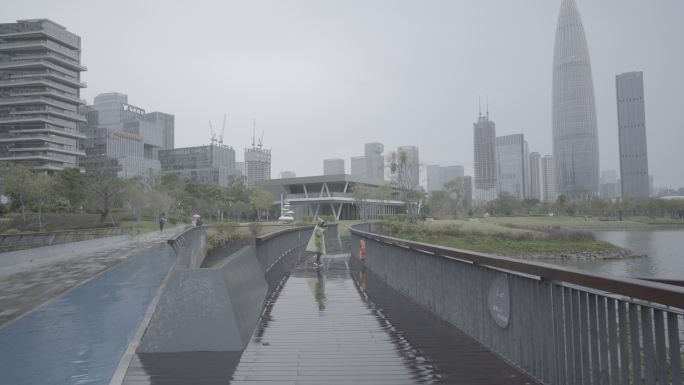 公园下雨天的空镜