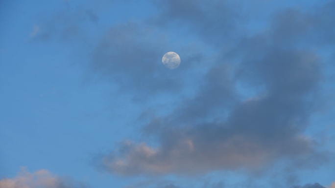 月云满月圆月中秋节乌云遮蔽