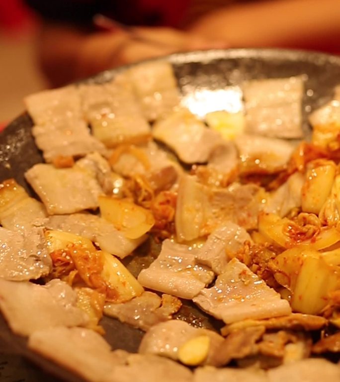 混合猪肉和调味辣酱，韩国食品