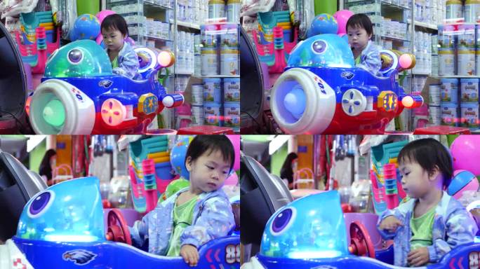 【原创】两岁小宝宝玩摇摇车