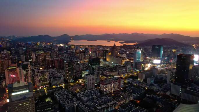 多镜头4k航拍杭州市区晚高峰夜景