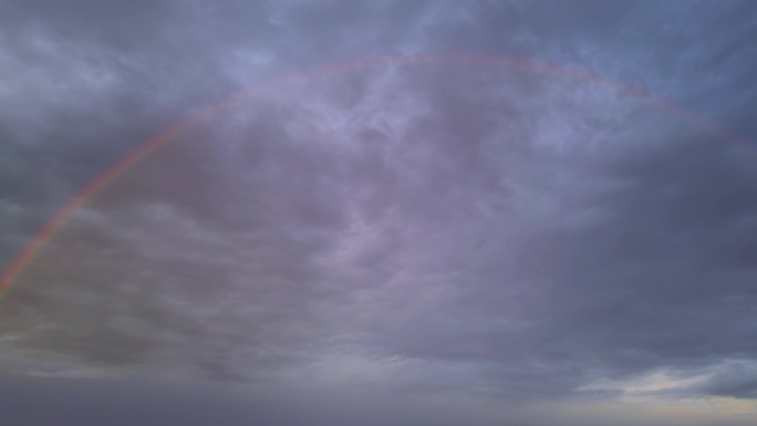天空的彩虹4K航拍视频