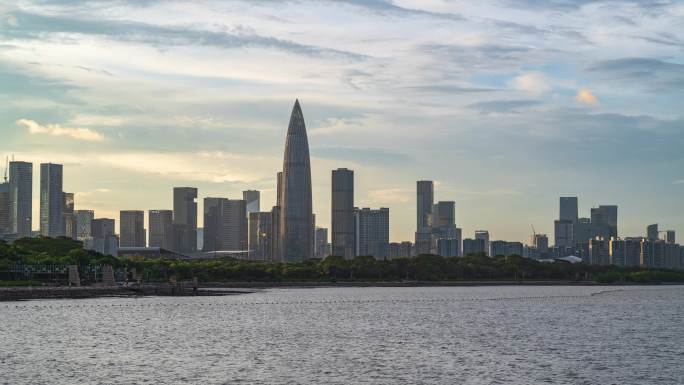 深圳后海湾高楼大厦日间风景