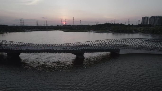 夕阳湖面