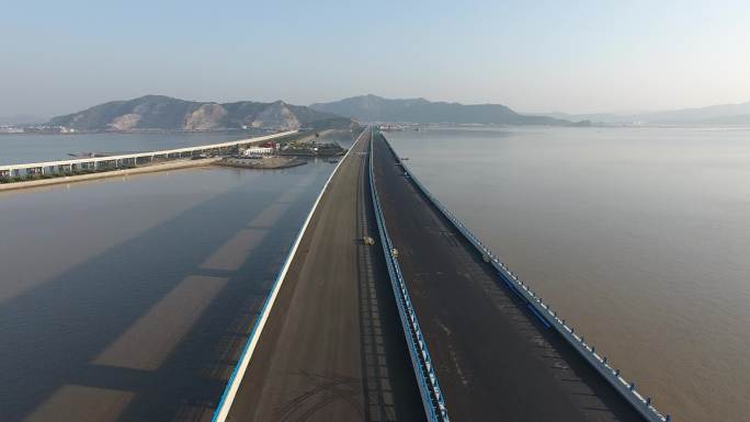 航拍建设中的玉环乐清湾跨海大桥