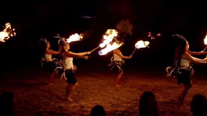 夏威夷传统火呼啦舞