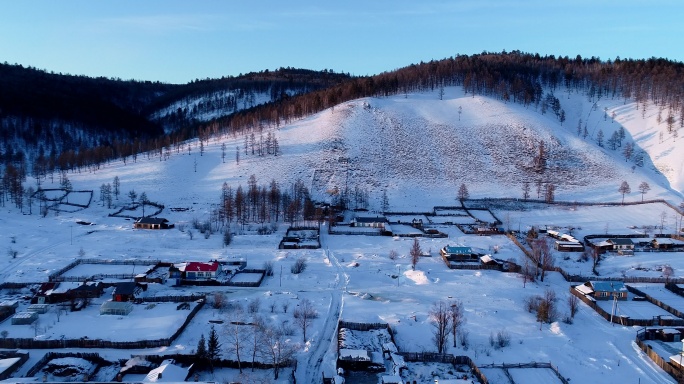 航拍极寒中的大兴安岭雪村