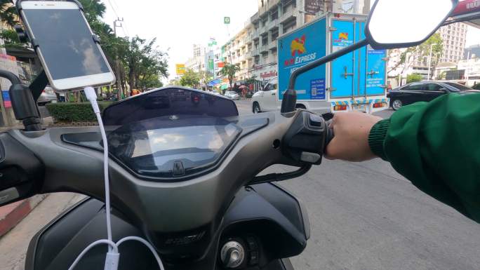 曼谷市的摩托车pov