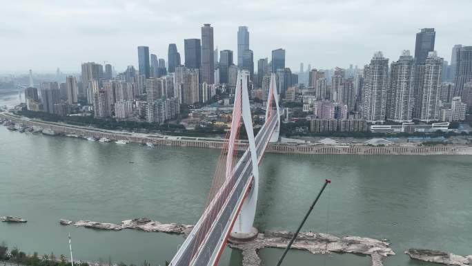 封城之后的重庆俯瞰重庆渝中区东水门大桥