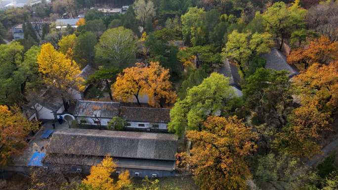 航拍北京西山阳台山秀峰古刹秋色