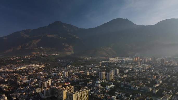 航拍清晨的东川城区景观