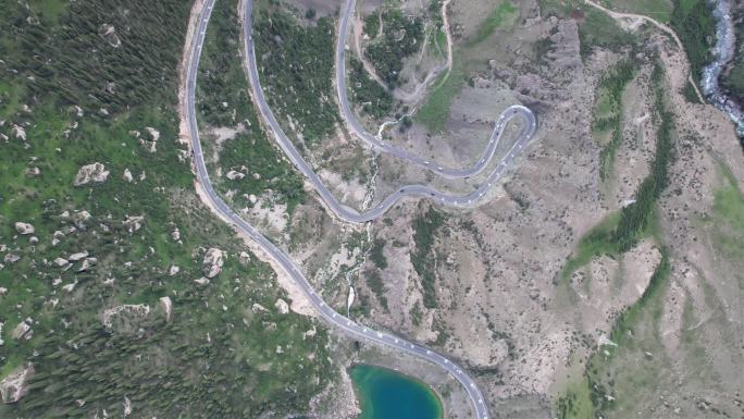 新疆航拍独库公路小龙池回转公路俯拍