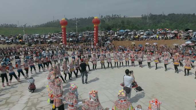 节日视频云南楚雄彝族火把大型舞蹈会场近景