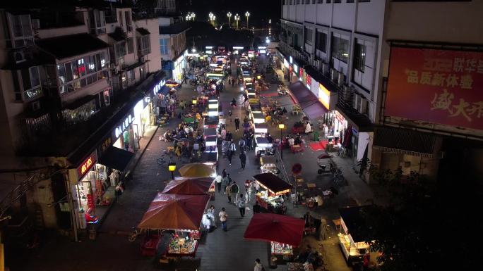 俯瞰摇看夜市小吃街人流