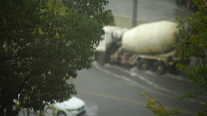 狂风暴雨天气