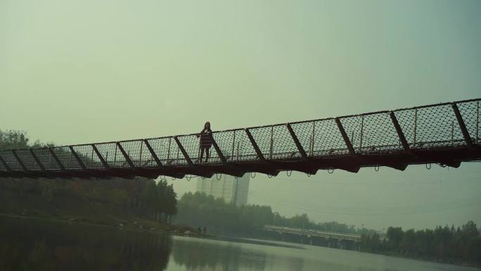 旅游 吊桥 网红桥 绳索桥 摇晃的吊桥