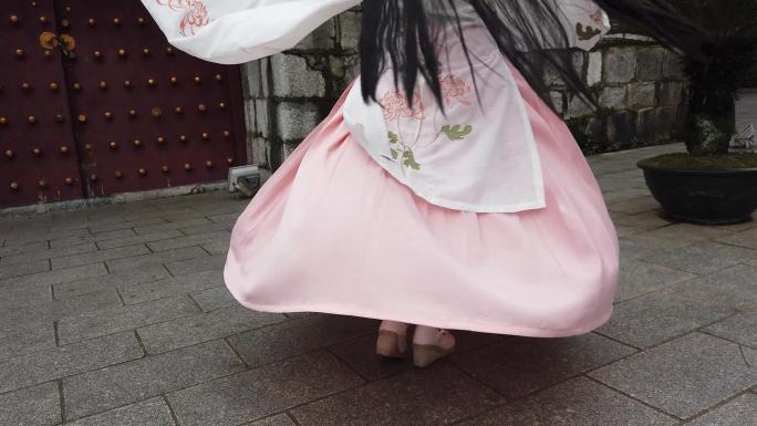 桂林外国游客与汉服美女 合影拍照