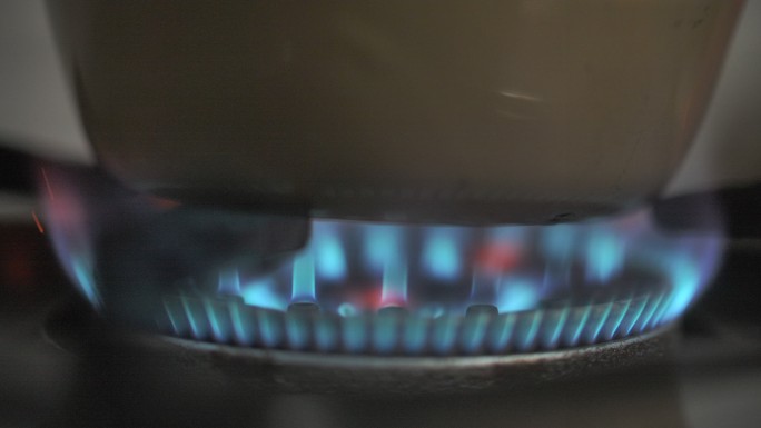 厨房炉火煤气厨房煤气灶打火烧锅