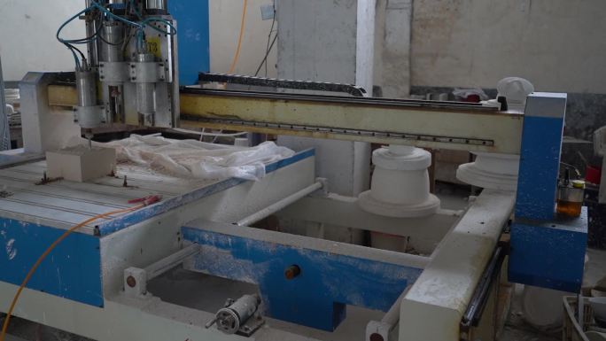 陶瓷工厂的机雕机器数控设备运行环境