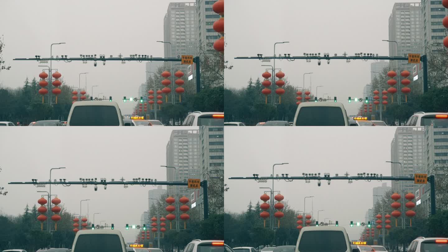 中国西安路上方的摄像机。