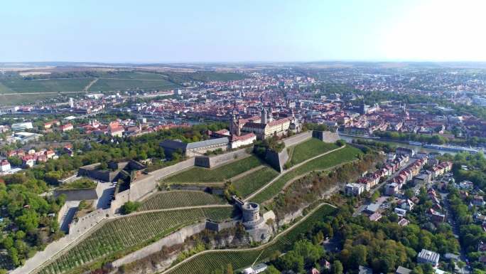 晴朗的秋天，维尔茨堡和马里恩堡要塞