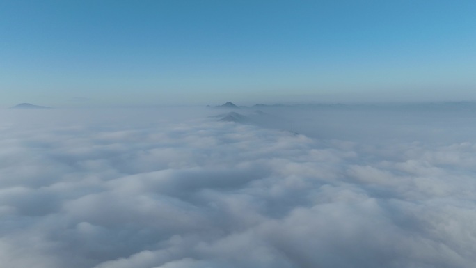 秋天冬天高空云层云海云雾延时水墨蓝天山头