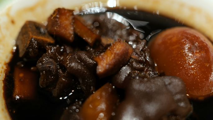 粤菜：姜醋炖猪蹄特色美食猪蹄