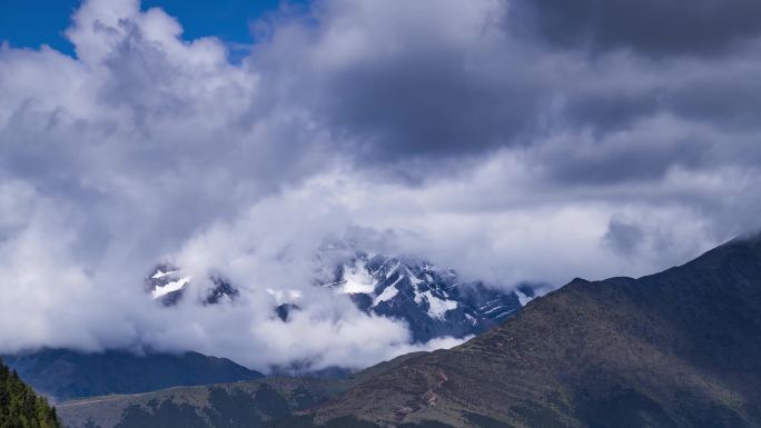 航拍四姑娘山