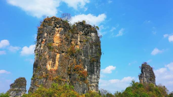 航拍罗城高山草甸周边喀斯特地貌风光