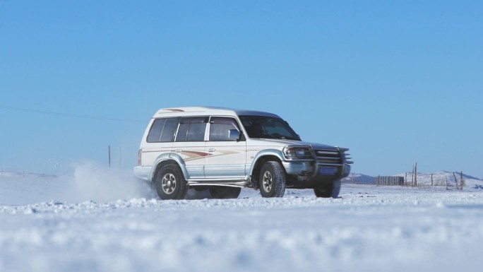 汽车雪地漂移升格