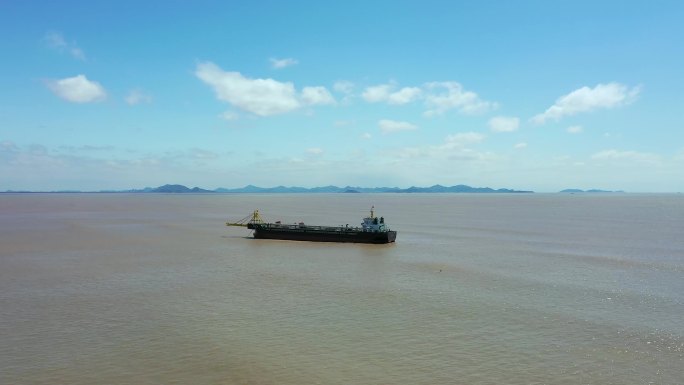 工业  实拍视频 海上运输 挖沙船 货轮