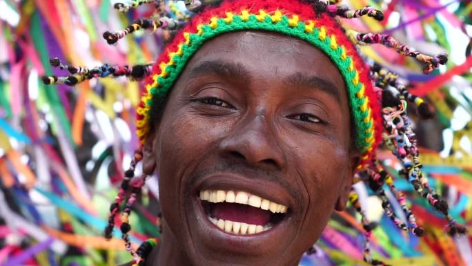 一个快乐的非洲男人的肖像