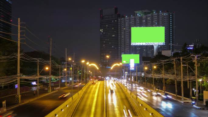 时间流逝的交通和商业广告绿屏广告牌。