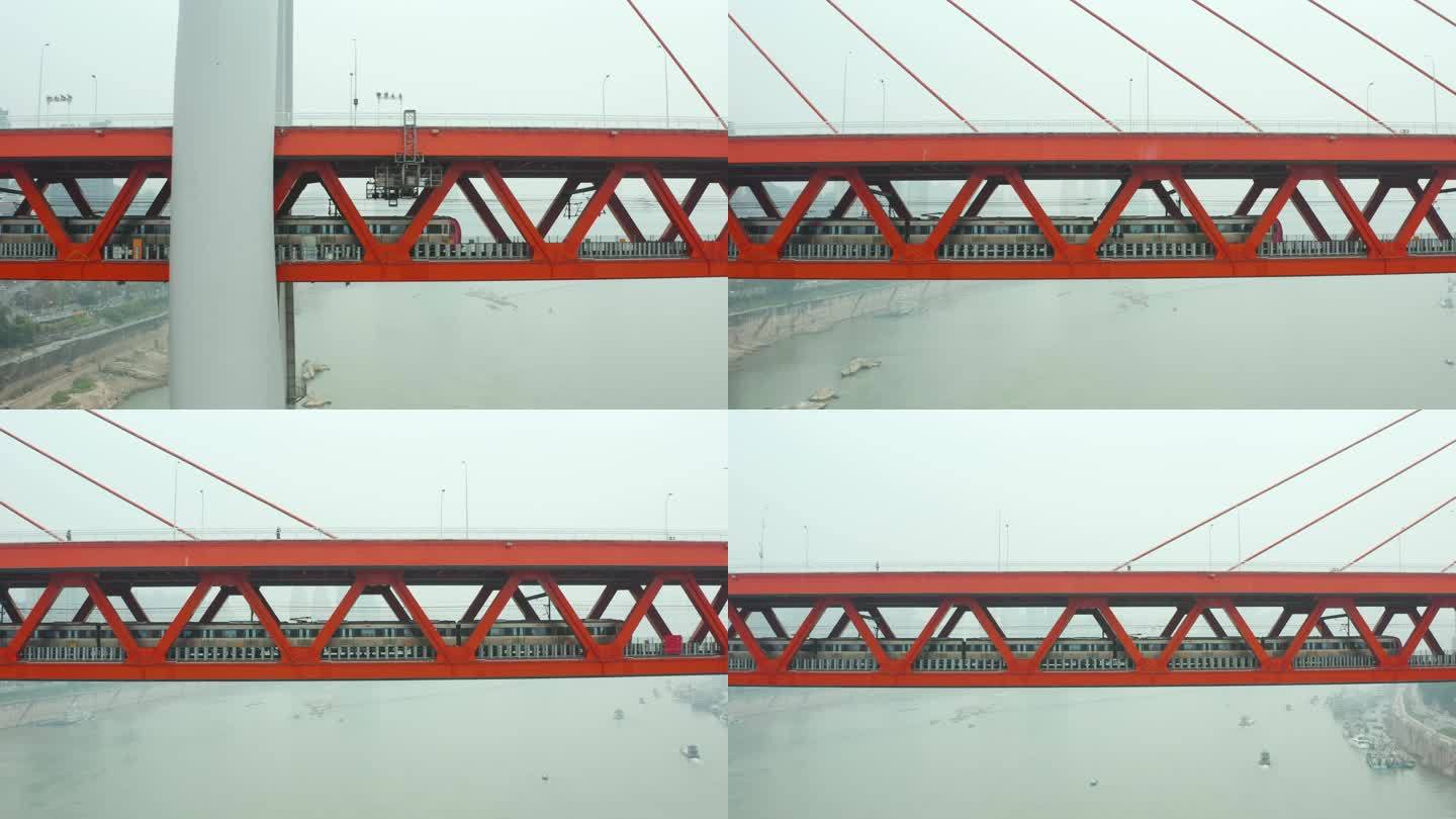 航拍重庆轻轨穿越千厮门大桥4K