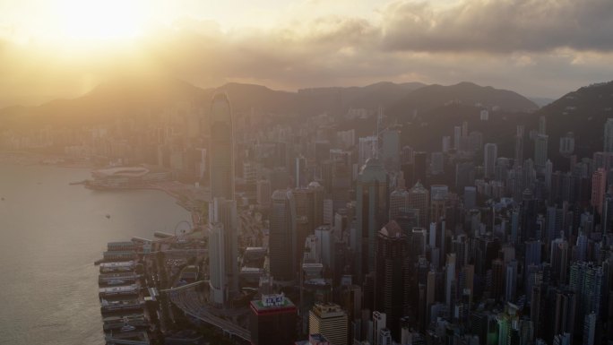 香港航拍城市日出大景丁达尔光