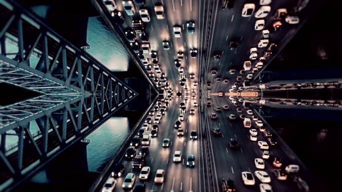 城市交通。空中背景。镜像效果