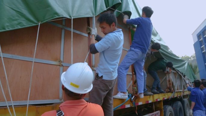 设备运输 建筑工地 施工现场 货物搬运